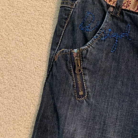 Desigual Designer Jeans with lots of style and color.- front side zipper- button - Picture 5 of 12